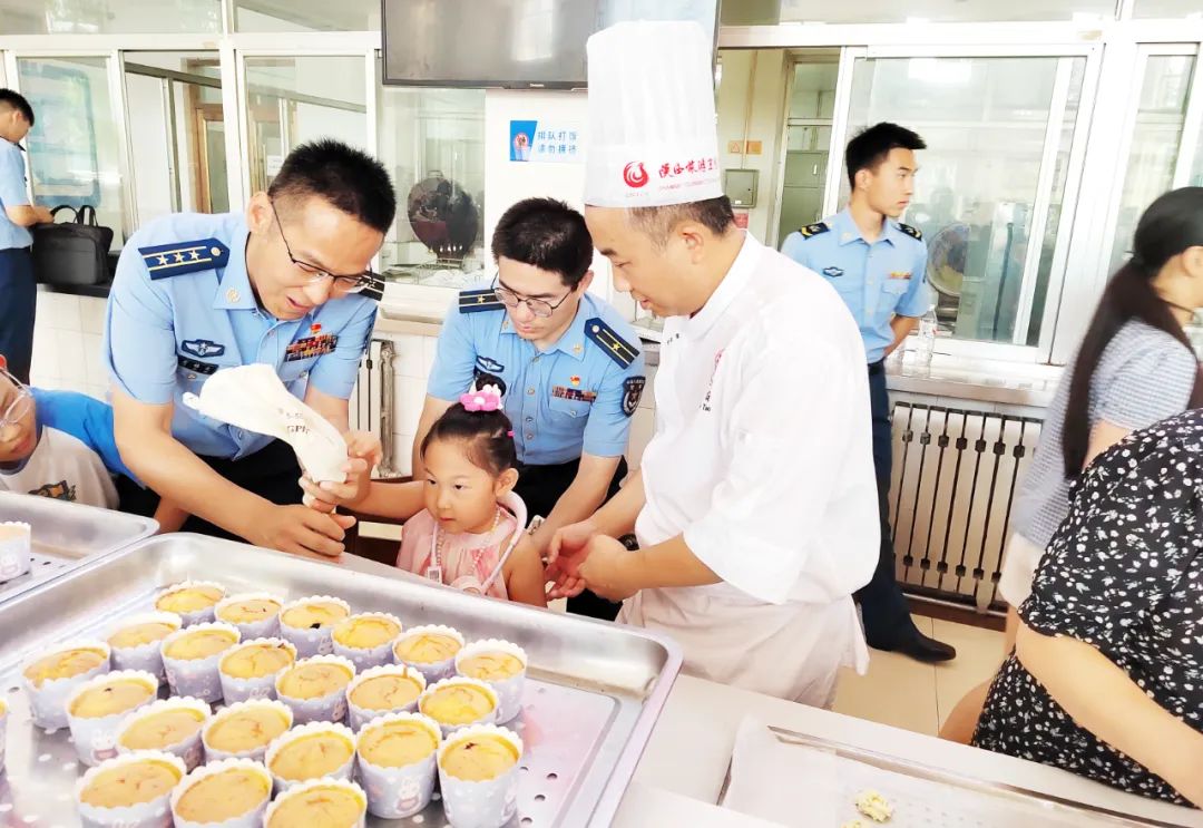 军地共建庆“八一” 文化拥军暖兵心 | 陕西旅游烹饪职业学院开展建军节双拥慰问活动