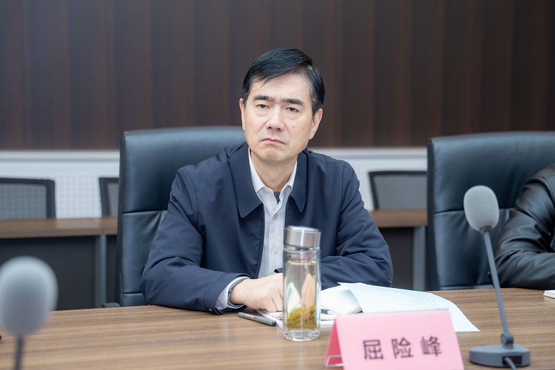 安康学院副校长屈险峰