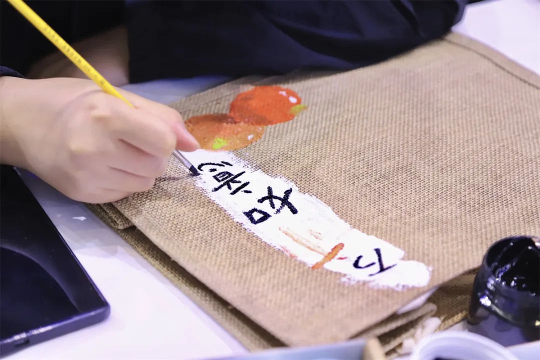 西安翻译学院闪耀第十三届陕西教育博览会