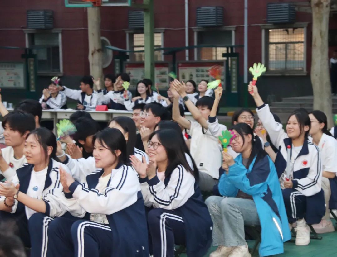 西安东方职业高级中学红五月歌唱比赛圆满落幕