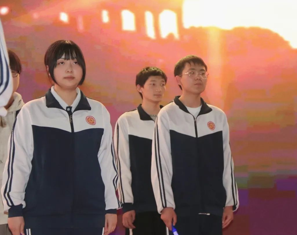 西安东方职业高级中学红五月歌唱比赛圆满落幕