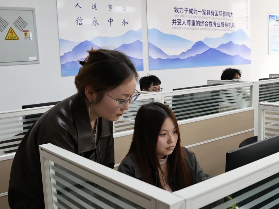 西安培华学院的毕业生职场生涯，从校园就开始！打破传统毕业生就业难的现实