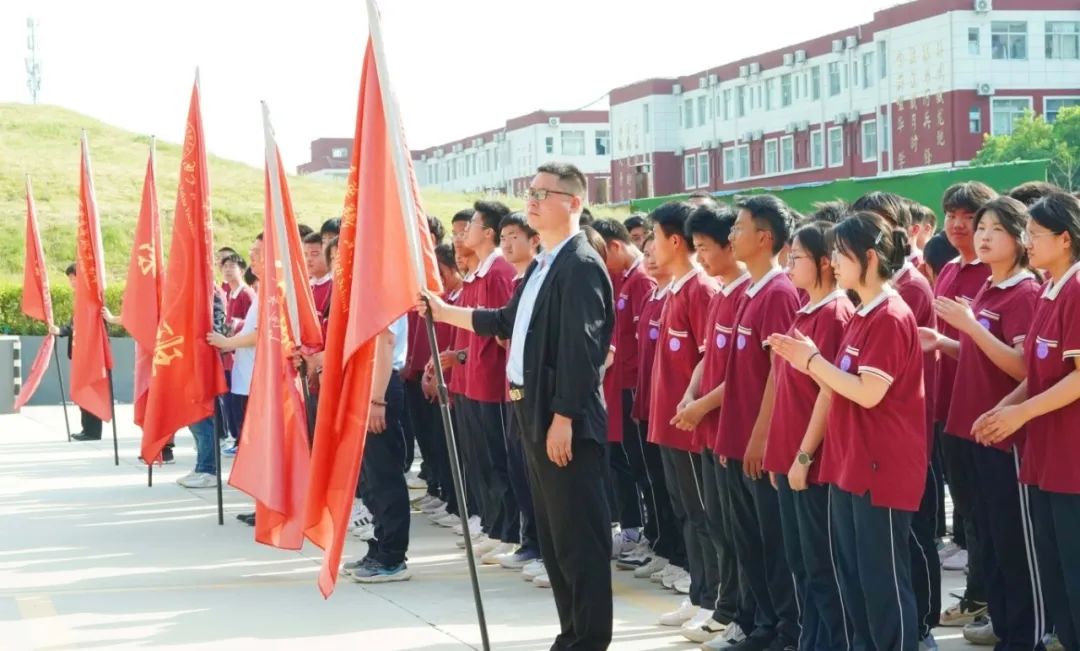 西安育华职业高中2025年防震消防安全演练：筑牢生命防线，守护你我安全