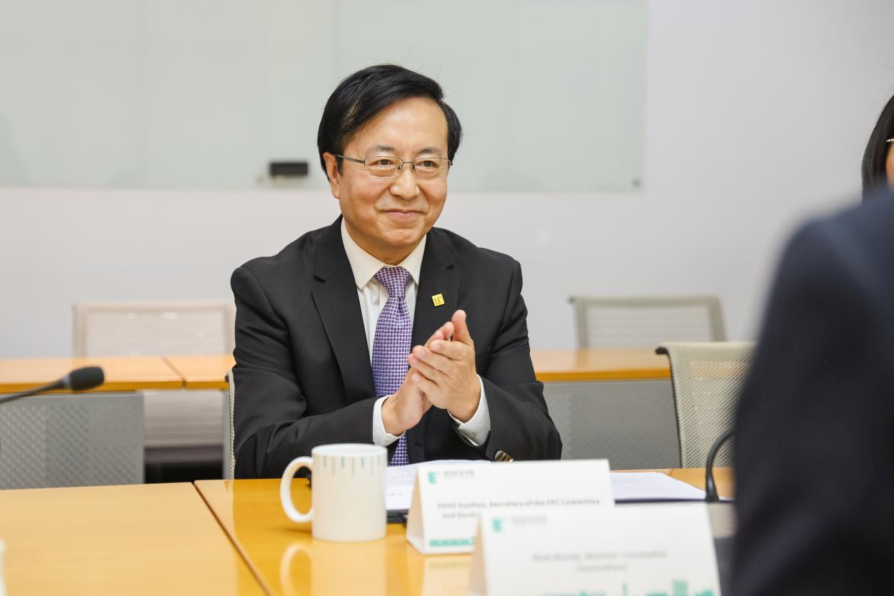 英国驻华大使馆公使衔参赞墨泰·穆迪一行来访西安欧亚学院