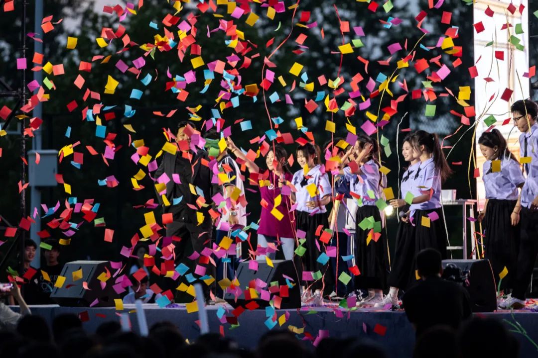 高燃！璀璨！西安现代综合职业高中2025届毕业晚会封神之夜！