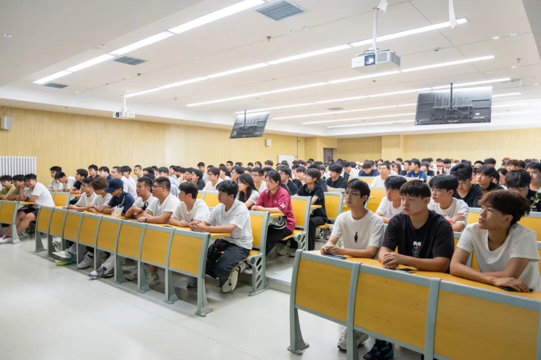 西安明德理工学院扎实开展2026级新生入学安全教育系列活动