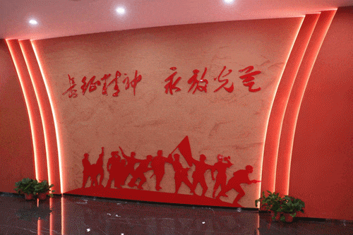 西安东方职业高级中学走进红旗书屋西北中心观摩交流