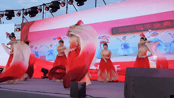 震撼！温暖！感动！青春！西安博雅艺术职业高中职教活动周展演暨2025届毕业晚会