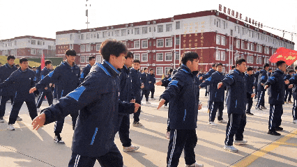 武动青春，扬我风采！西安育华职业高中首届武术操评比大赛圆满落幕