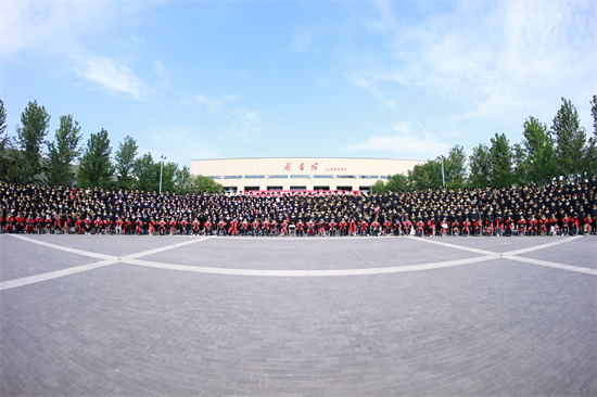 启动引擎·智驾人生！西安汽车职业大学举行2025届毕业典礼！10.png