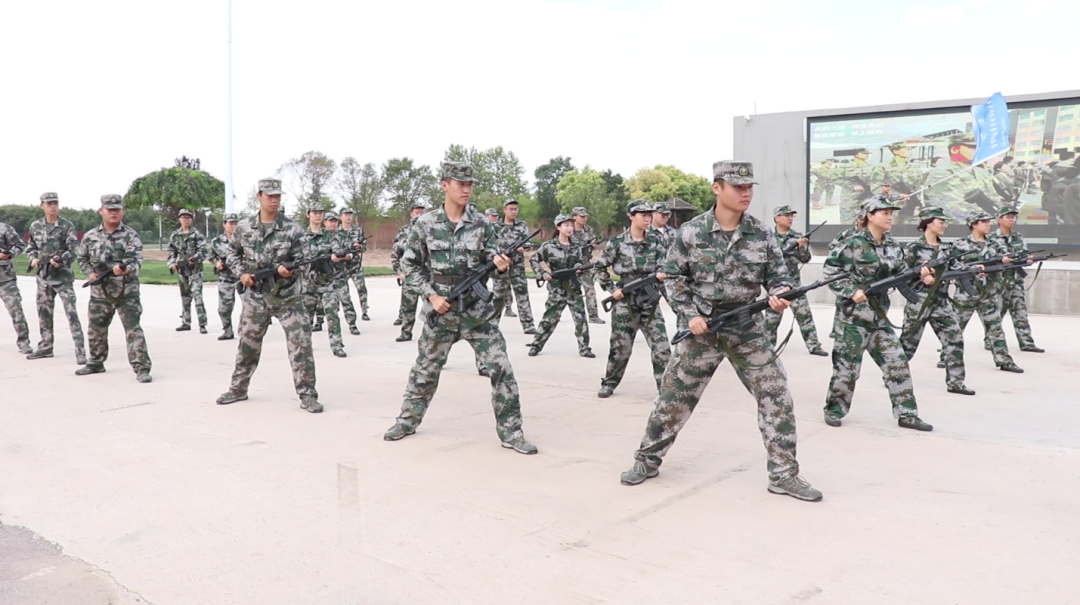 凝心聚力 勇往直前丨陕西旅游烹饪职业学院2025年暑期教师拓展训练圆满结束