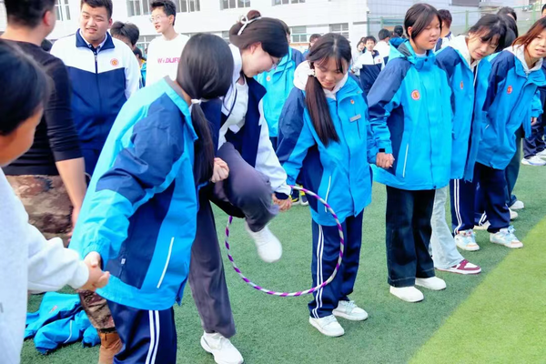 凝心聚力筑梦想,携手奋进创未来|西安东方职业高级中学拓展活动圆满举行 凝心聚力筑梦想,携手奋进创未来|西安东方职业高级中学拓展活动圆满举行