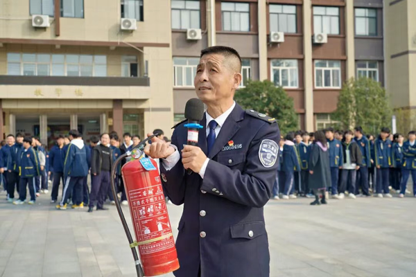 西安东方美术综合职业高中开展消防安全疏散演练! 西安东方美术综合职业高中开展消防安全疏散演练!