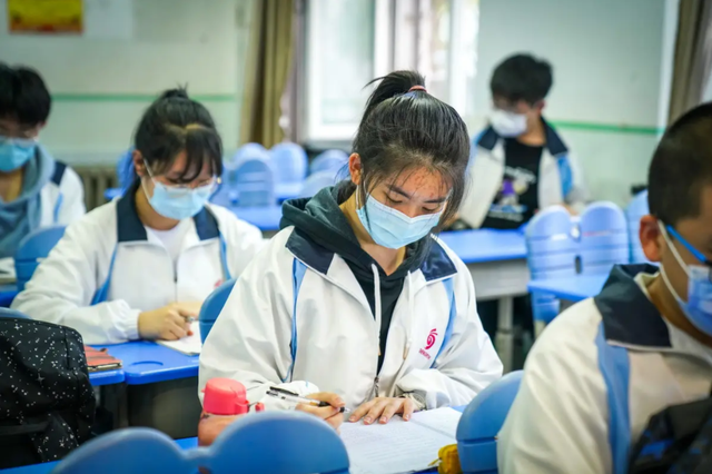 高中生住宿好還是走讀好,聽聽班主任怎麼說,二者差的不止一點點-陝西