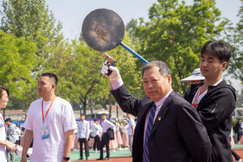 西安城市建设职业学院第二十五届田径运动会开幕13.png