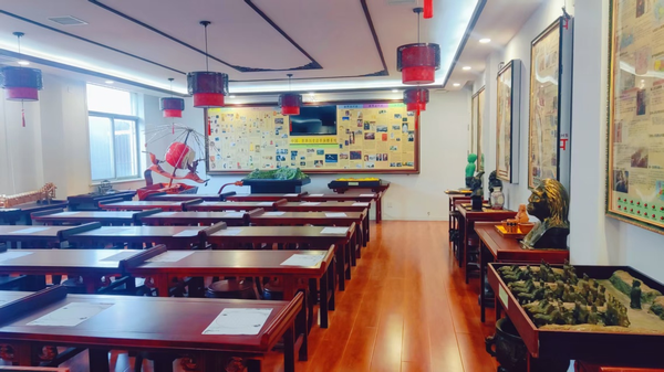 历史课太枯燥？西安东方职业高级中学这位老师如何让学生沉浸式 “穿越” 历史2.png