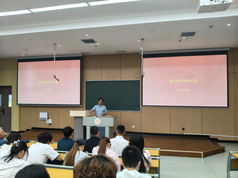 第八届“传智杯”全国IT技能大赛省赛西安明德理工学院赛点颁奖典礼圆满举行