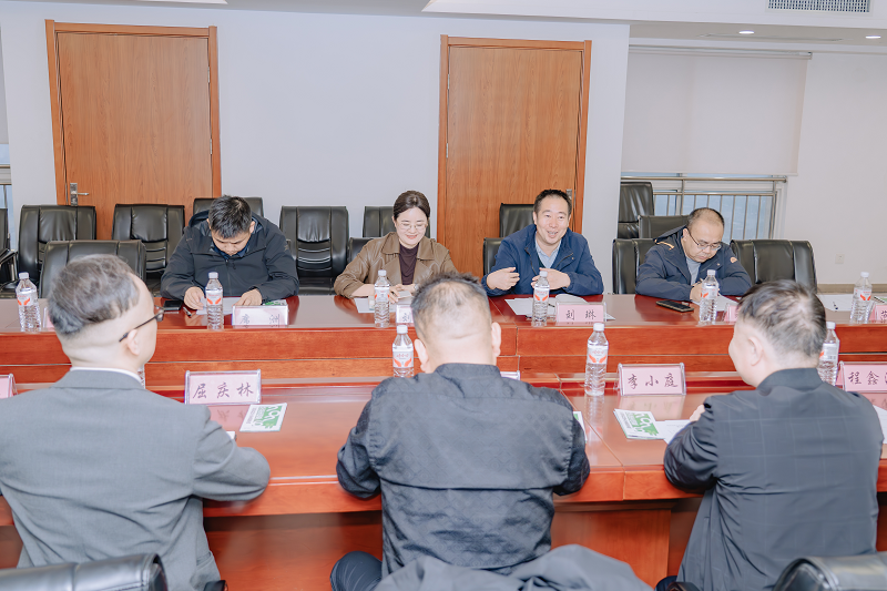 西安科技大学高新学院赴海丝电商产业园开展专项洽谈