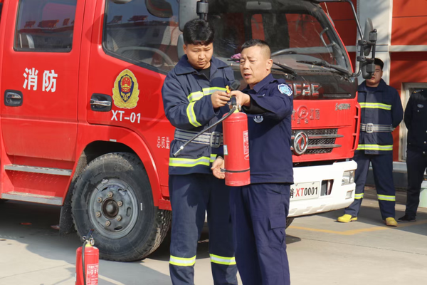 以练为战,防患未“燃” | 西安育华职业高中成功举行学生公寓消防应急疏散演练 以练为战,防患未“燃” | 西安育华职业高中成功举行学生公寓消防应急疏散演练