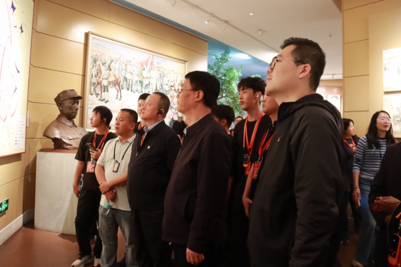 陕西旅游烹饪职业学院校党委组织党员教师代表赴延安开展红色研学实践