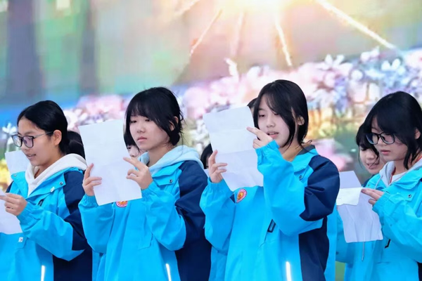 西安东方职业高级中学诗歌朗诵比赛圆满落幕 西安东方职业高级中学诗歌朗诵比赛圆满落幕