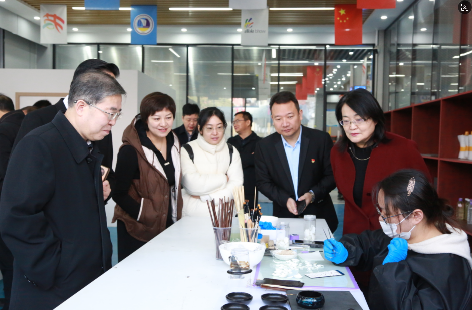 省人大相关领导莅临西安建筑工程技师学院开展职业教育立法调研