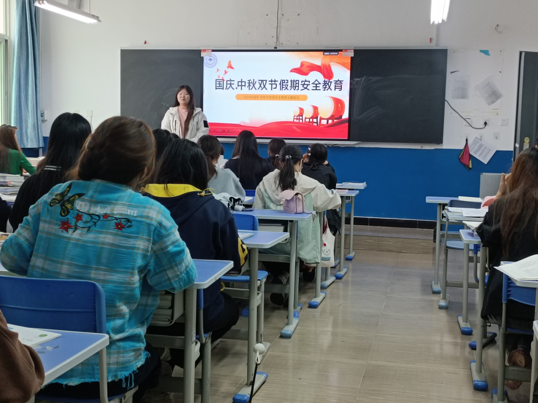 西安海棠职业学院学子韩泽宇跃深耕学业、勇担使命、逐光奋进纪实