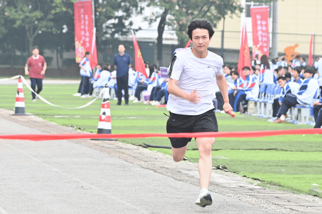 西安育华职业高中2026年秋季田径运动会圆满落幕！