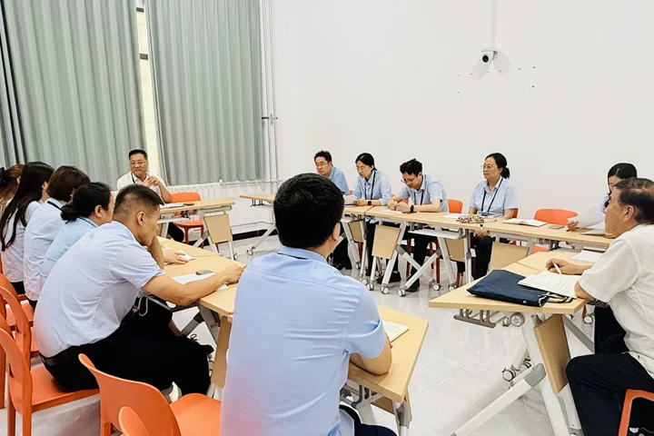 西安海棠职业学院组织召开口腔医学技术与化妆品技术专业教师轮岗交流座谈会