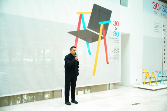 30把椅子，汇聚成“30”种想象！西安欧亚学院“30×30艺术创作行动展”正式开幕