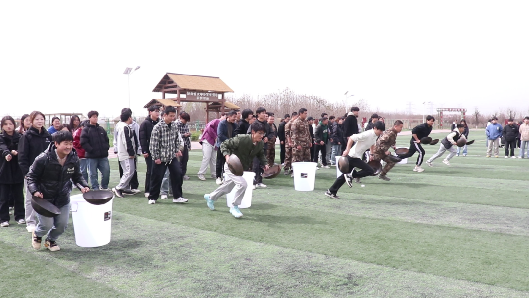 “团结奋进 跃动春光”陕西旅游烹饪职业学院春季趣味运动会盛大举行
