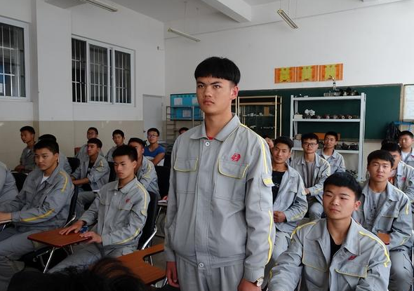 "后悔当初的选择"职高生无奈倾诉:毕业后生活没有"容易"二字-陕西考生