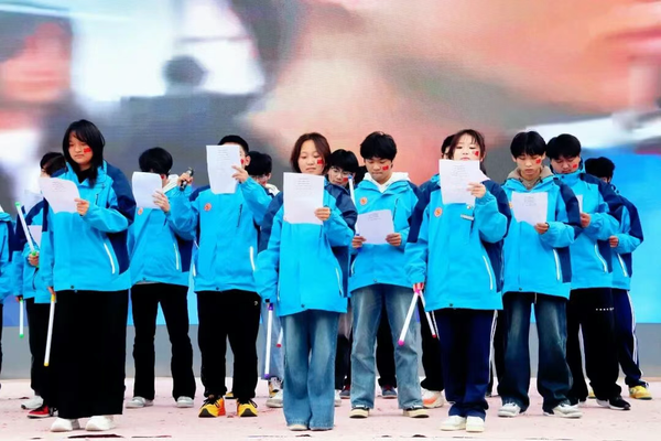 西安东方职业高级中学诗歌朗诵比赛圆满落幕 西安东方职业高级中学诗歌朗诵比赛圆满落幕