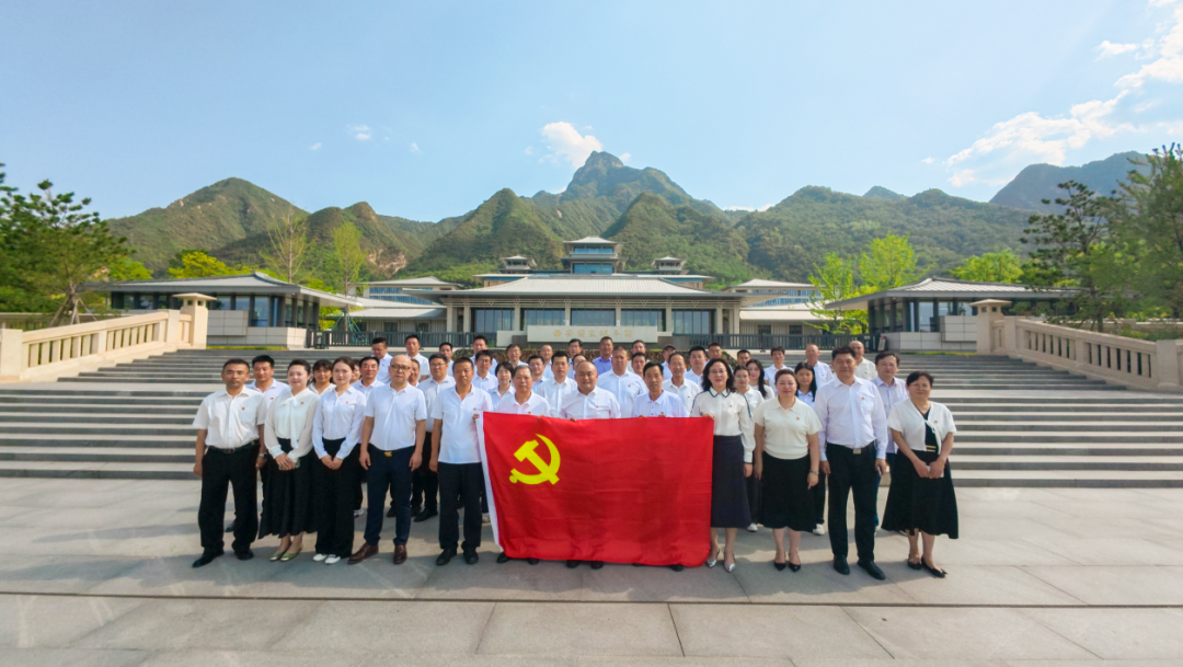 我院组织党员领导干部赴西安国家版本馆开展主题党日活动