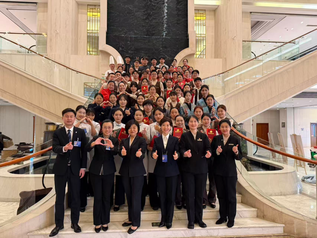 陕西旅游烹饪职业学院学子在北京圆满完成全国两会服务保障任务