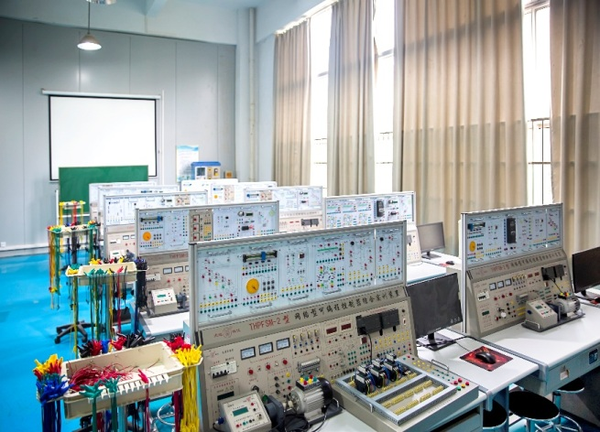 西京学院-西门子PLC实验室
