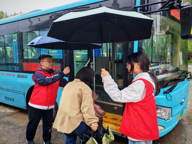 西京学院在第七届陕西省青少年公益项目大赛中斩获佳绩