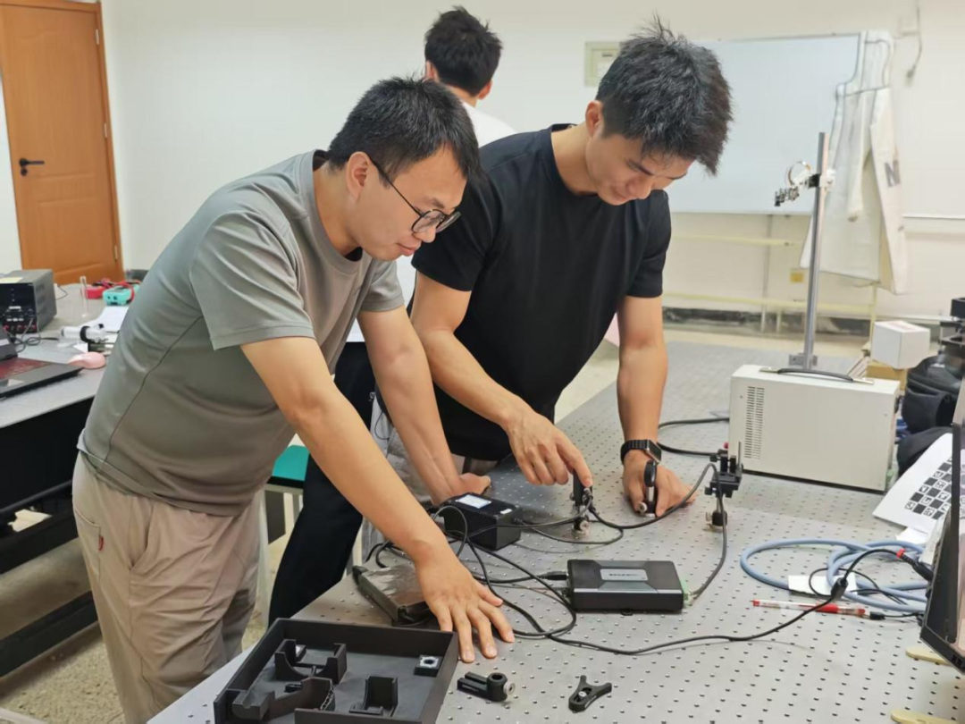 从海军陆战队到实验室，西京学院研究生邬晓华的青春答卷