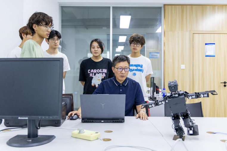 《中国教育报》西安明德理工学院“学在明德”学风品牌建设育人经验