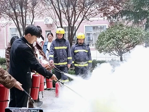 西安铁道技师学院开展校园消防演练5.png