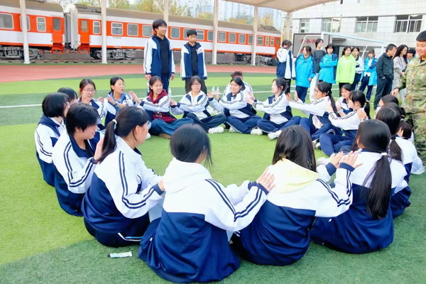 凝心聚力筑梦想,携手奋进创未来|西安东方职业高级中学拓展活动圆满举行 凝心聚力筑梦想,携手奋进创未来|西安东方职业高级中学拓展活动圆满举行