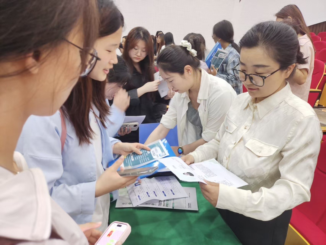 西安海棠职业学院举办2024级口腔医学技术专业实习企业宣讲会