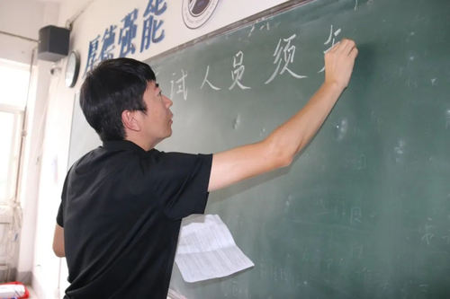 2022陕西西安事业单位公招笔试在西安铁道技师学院顺利举行3.png