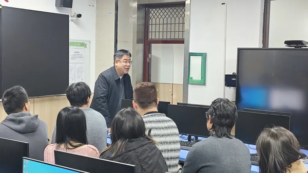 西京学院计算机学院鸿蒙特色班正式开班.png