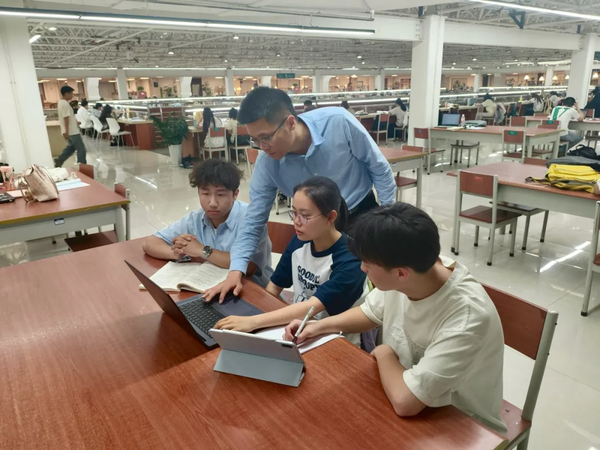 祝贺！西京学院师生在2025年美国大学生数学建模竞赛中首获F奖（国际特等奖提名）