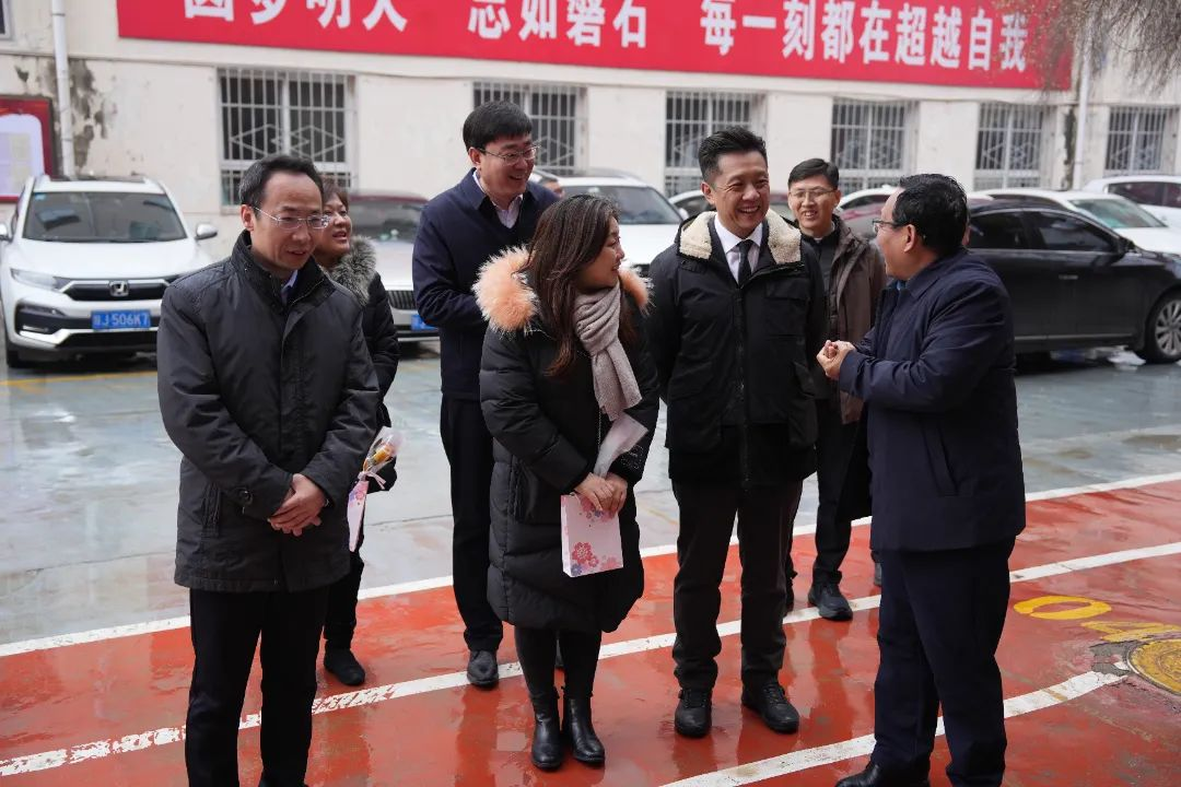 “同心筑梦 情暖校园”沛华集团爱心助学活动在延川县中学举行