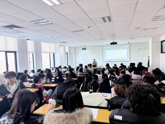 图13 线下精准企业宣讲会13.png