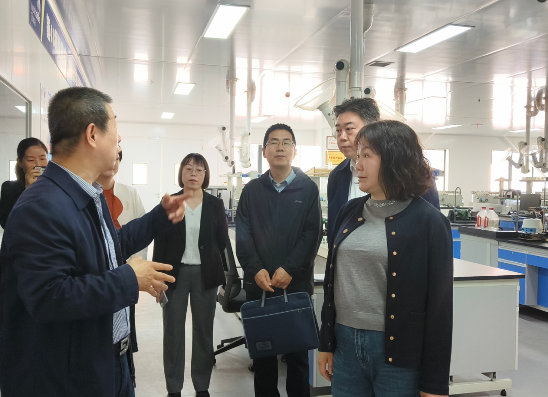 西安市总工会考察西安石油化工技工学校“工匠学院”建设