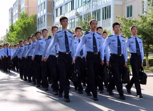 中学生也可以报名警校,这所警校可以选择,女学生一样也是有机会4