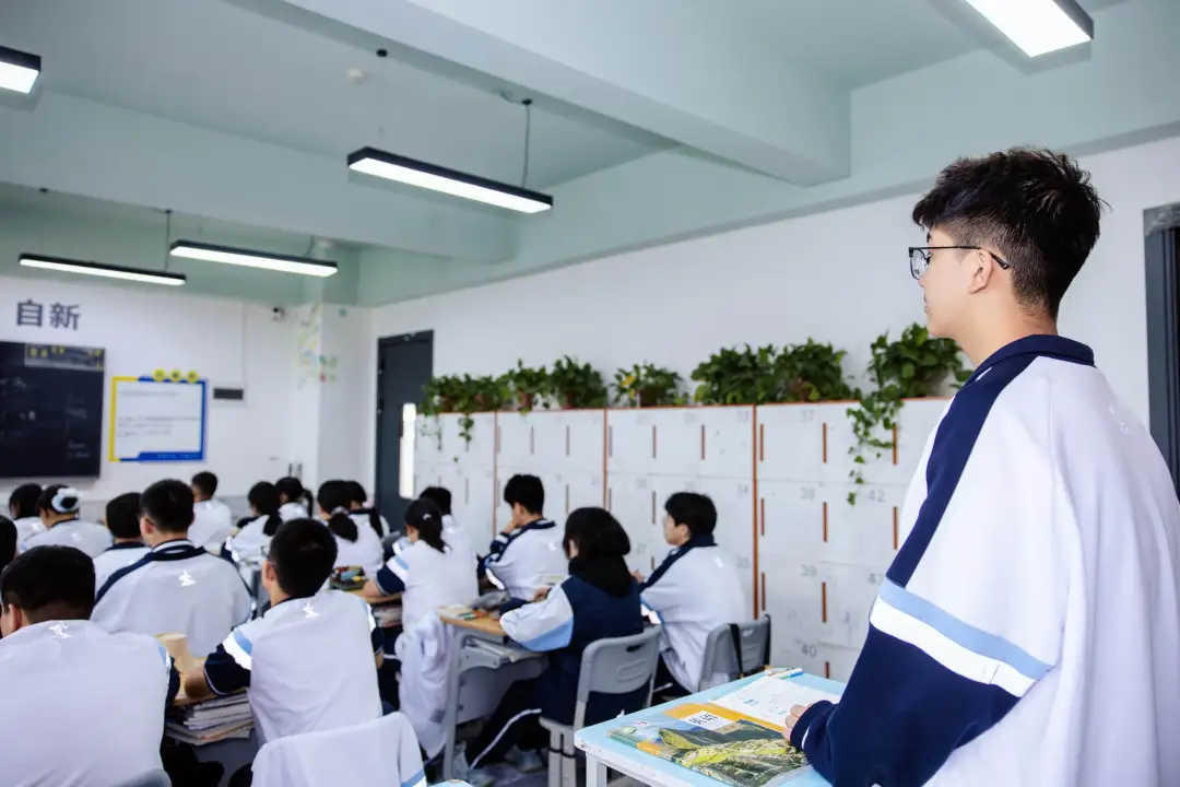 西安现代综合职业高中曹柏瑞在2025“朱雀杯”上荣获了全国二等奖。